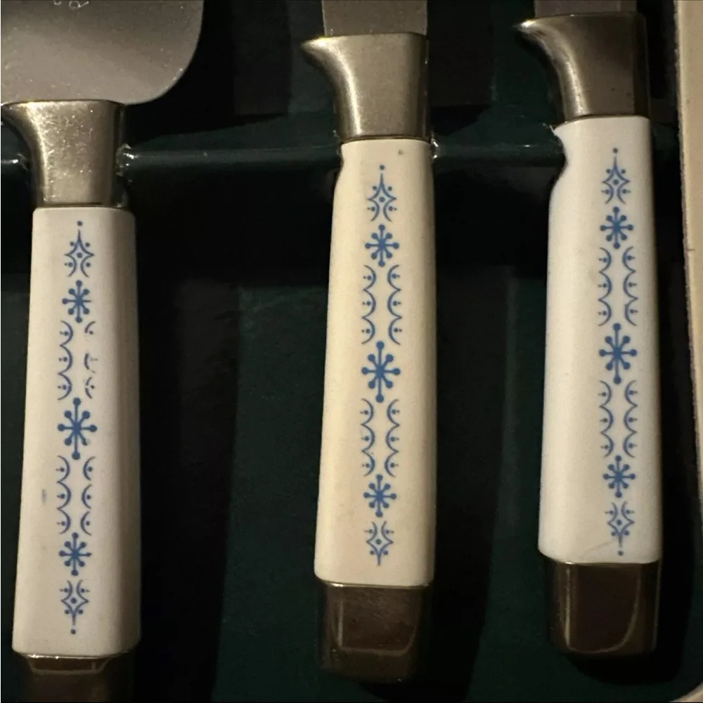 Regent Sheffield Flatware Blue Cornflower Design (5 pc) Vintage - Picture 4 of 6